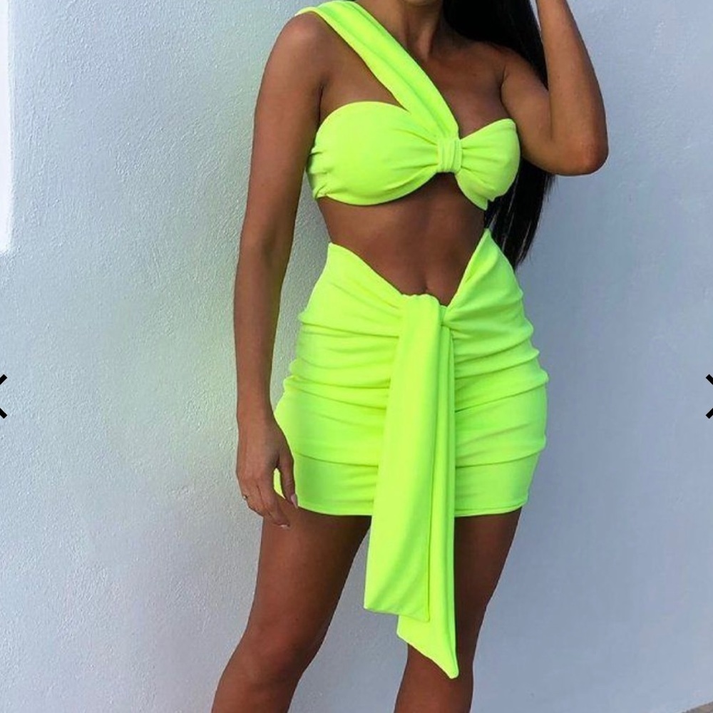 Neon Femme Luxe Set